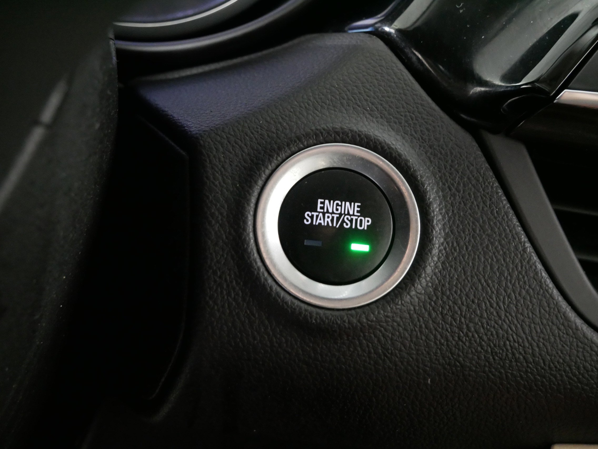Used 2020 Buick Envision Essence image 30