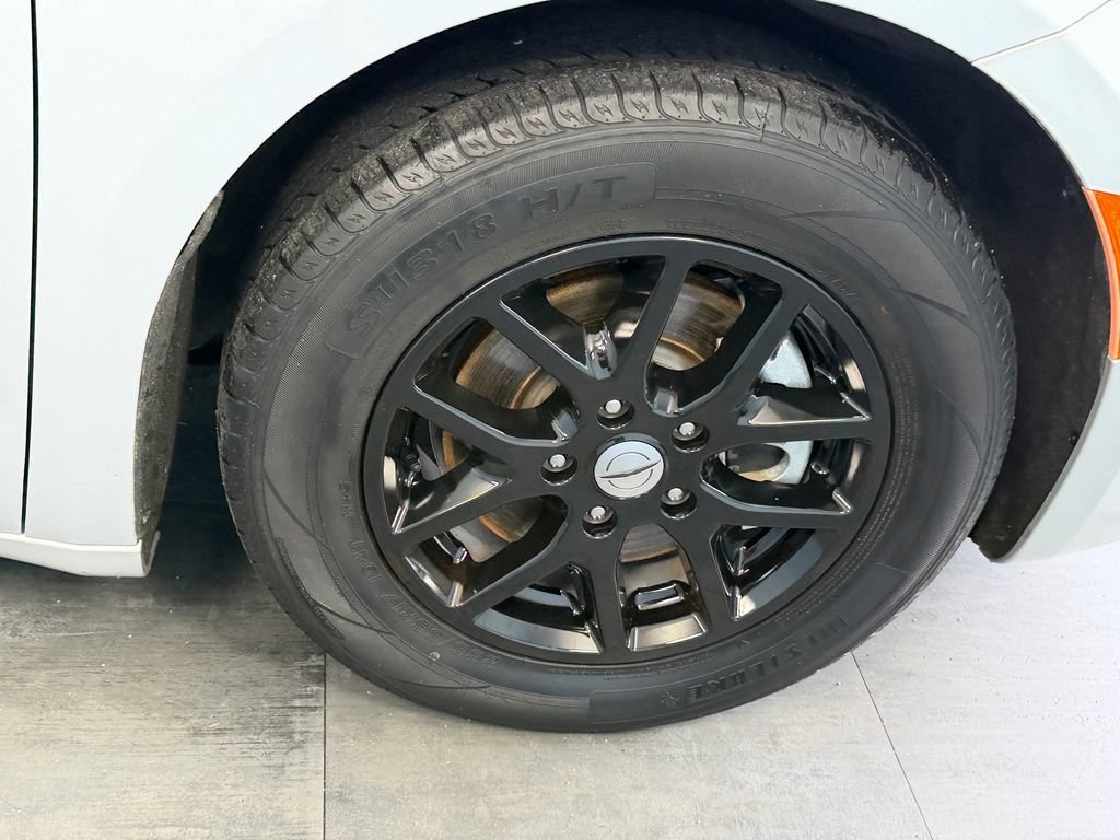 Used 2023 Chrysler Pacifica Touring-L FWD image 15