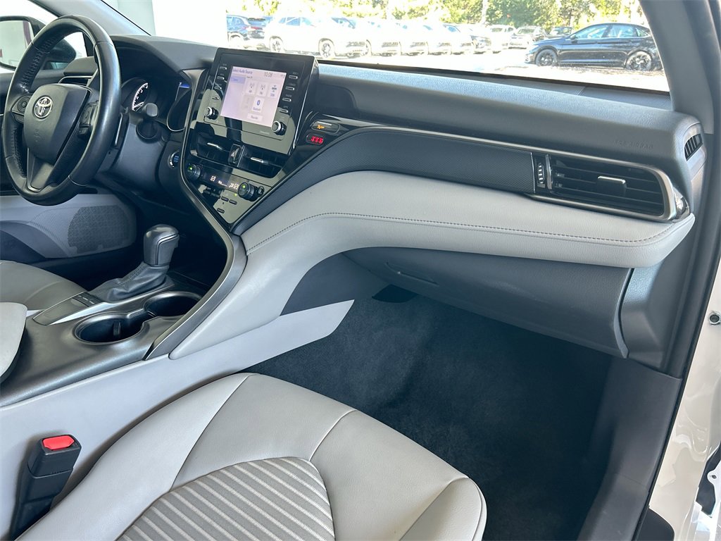 Used 2024 Toyota Camry SE w/ Convenience Package image 32