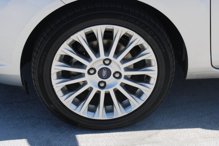 Used 2014 Ford Fiesta Titanium FWD image 9