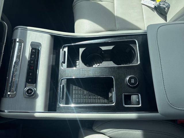 Used 2025 Lincoln Aviator Reserve w/ Equipment Group 201A image 31