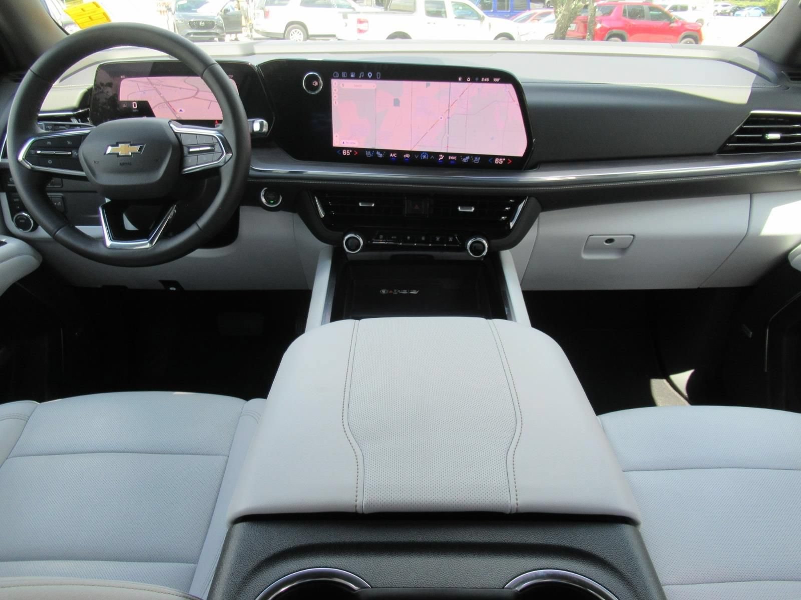 Used 2026 Chevrolet Suburban Premier AWD/4WD image 12