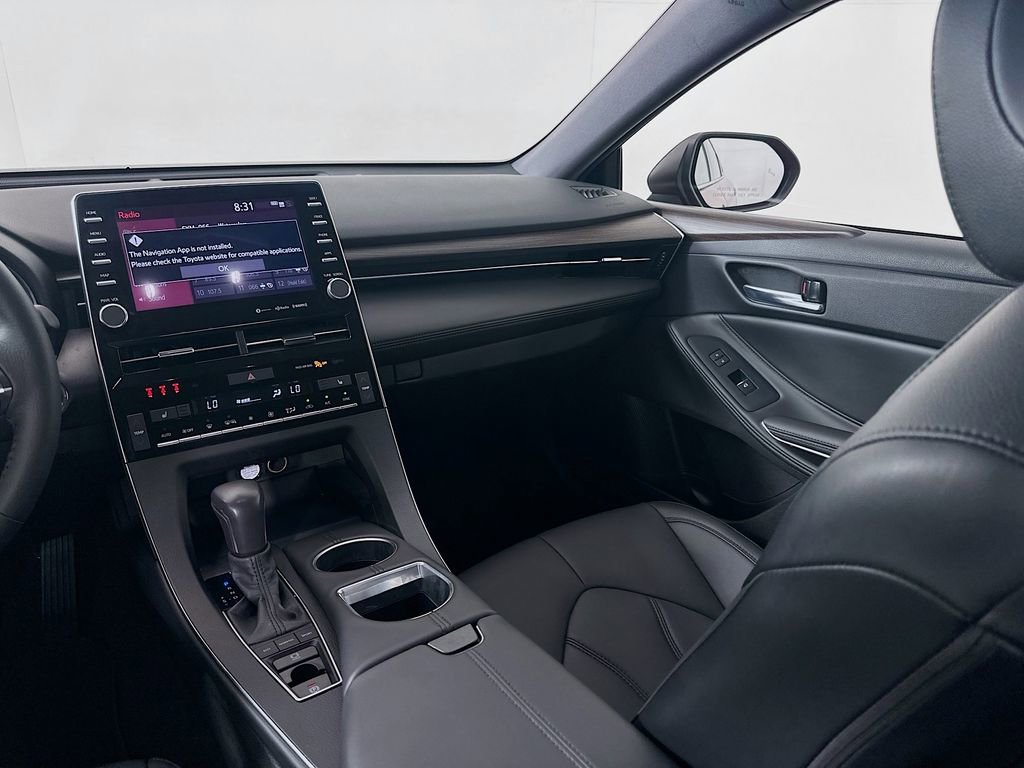 Used 2022 Toyota Avalon XLE image 22