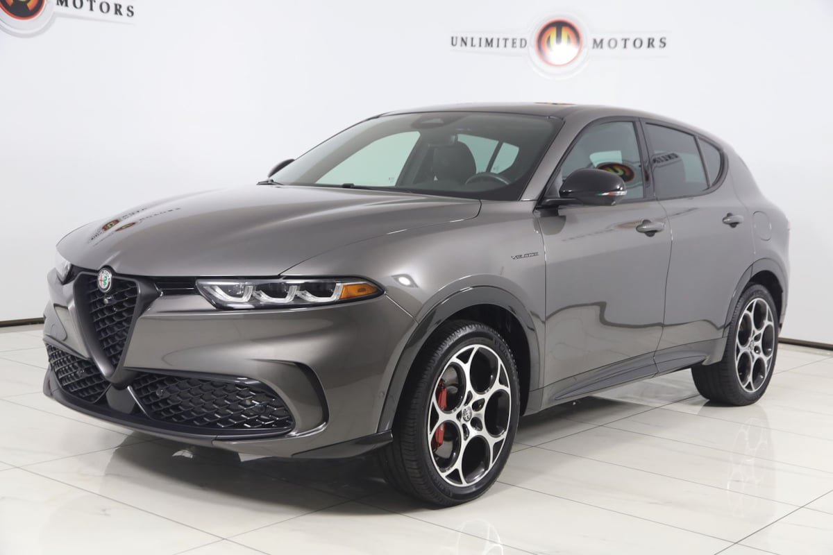 Used 2024 Alfa Romeo Tonale Veloce AWD/4WD image 5