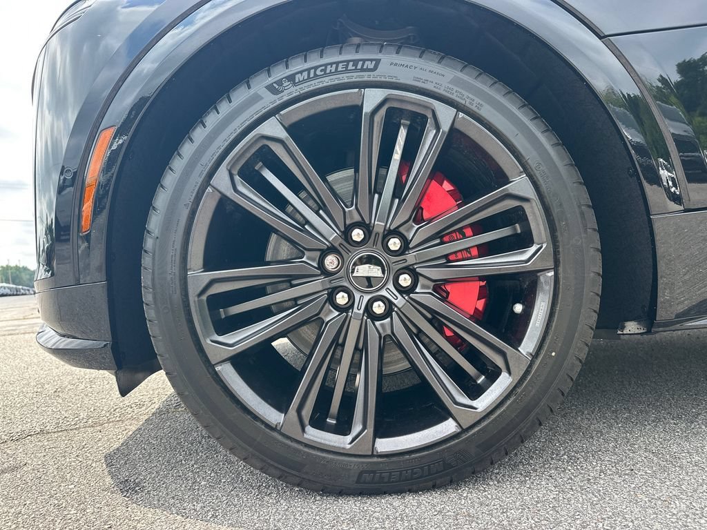 New 2026 Cadillac Lyriq V w/ LPO, Floor Liner Package AWD/4WD image 11