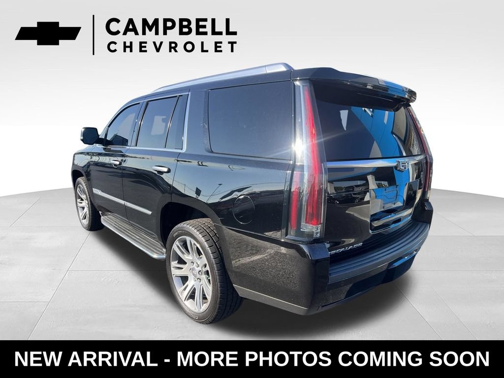 Used 2016 Cadillac Escalade Luxury AWD/4WD image 3