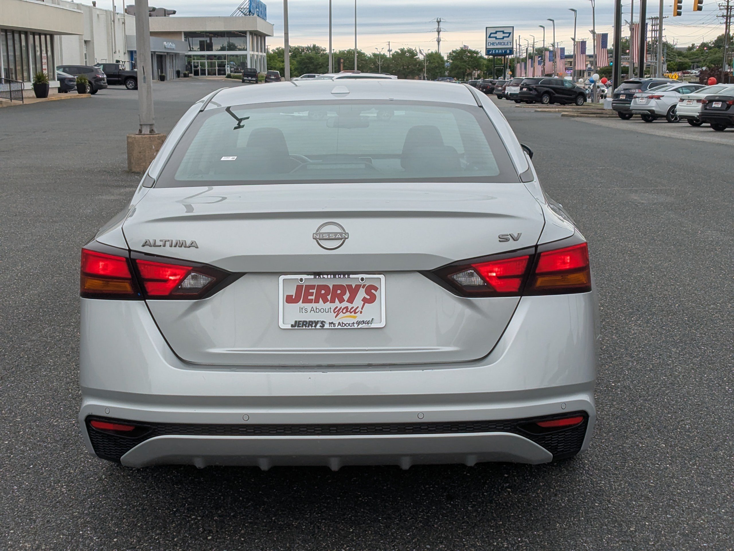 Used 2024 Nissan Altima 2.5 SV FWD image 7
