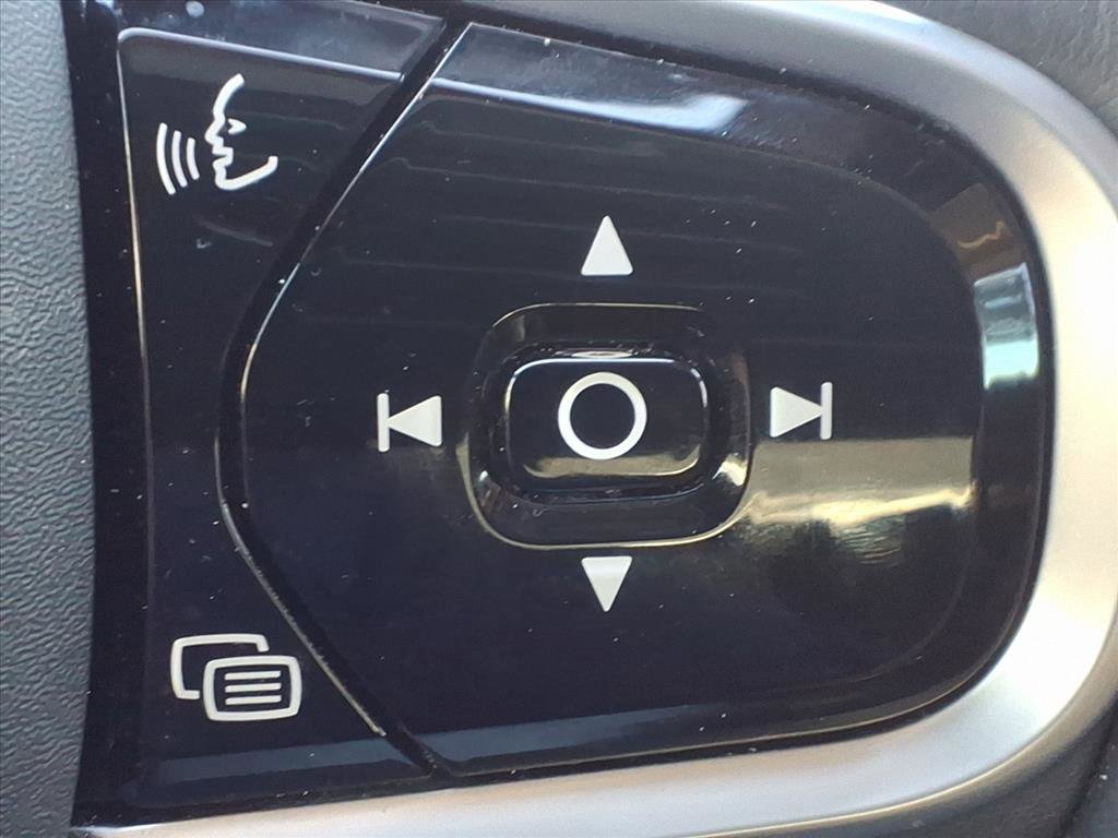 Used 2019 Volvo S60 T6 Momentum w/ Premium Package image 28