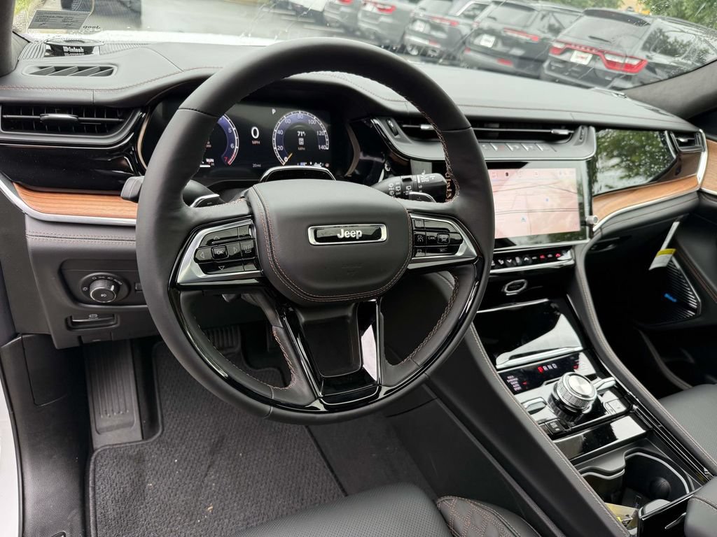 New 2026 Jeep Grand Cherokee L Summit w/ Obsidian Package AWD/4WD image 2