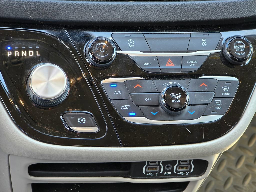 Used 2021 Chrysler Voyager Lxi image 21