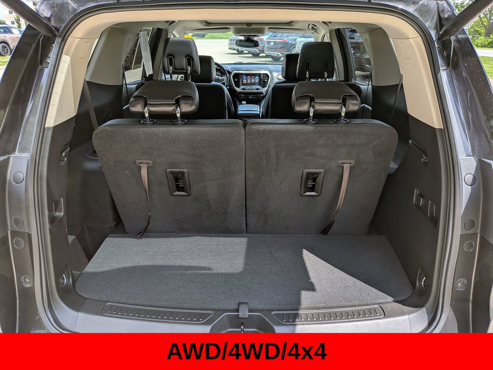 Used 2018 GMC Acadia Denali AWD/4WD image 9