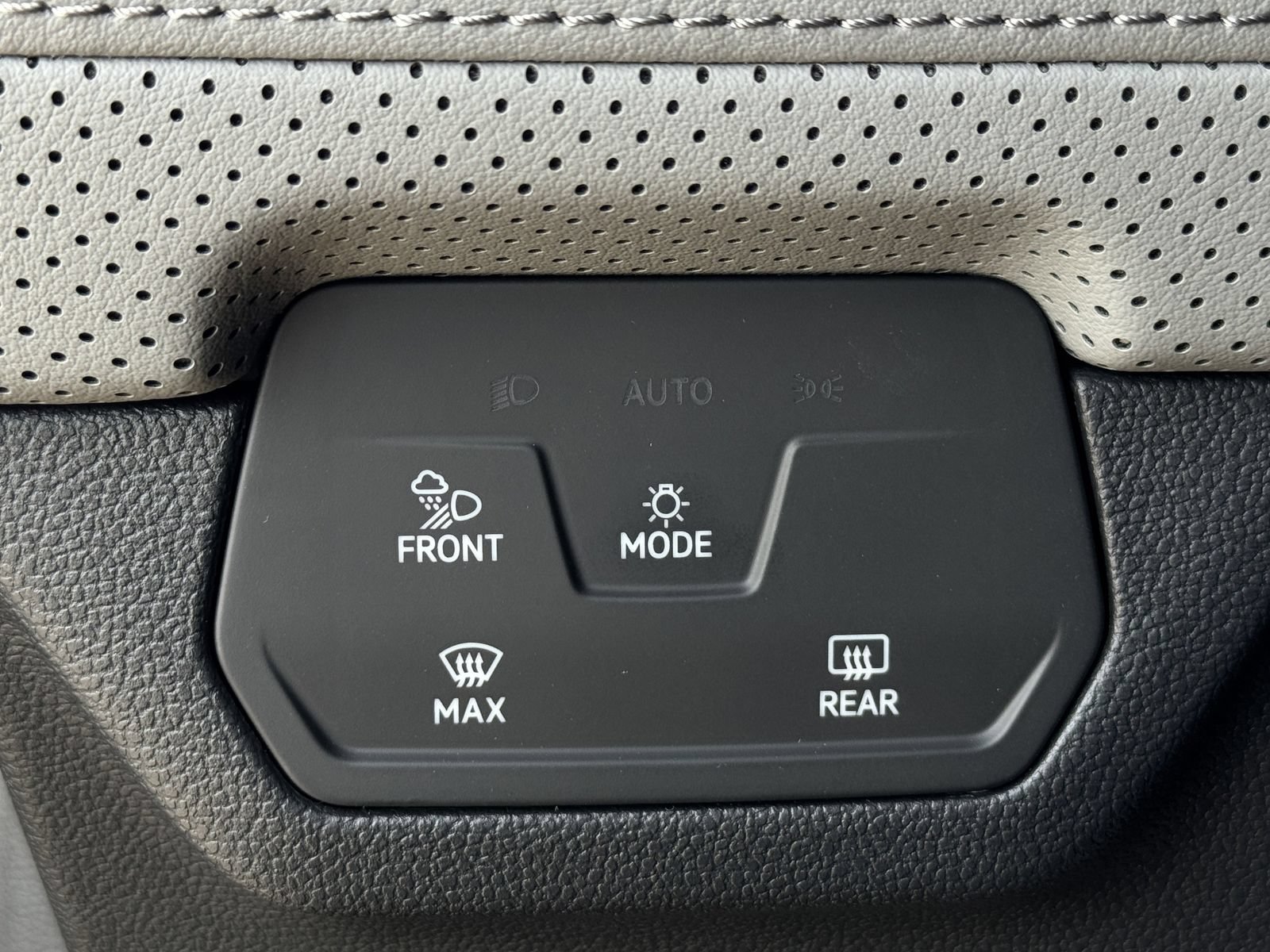 New 2026 Volkswagen Atlas Peak Edition AWD/4WD image 25