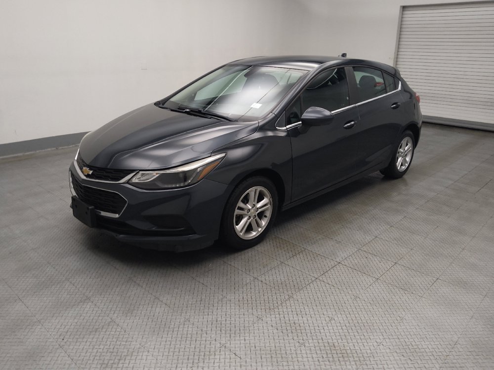 Used 2018 Chevrolet Cruze LT FWD image 2