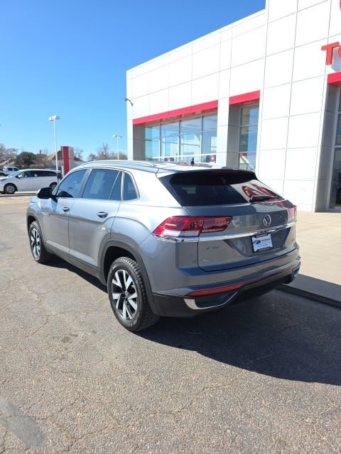 Used 2022 Volkswagen Atlas Cross Sport SE image 3