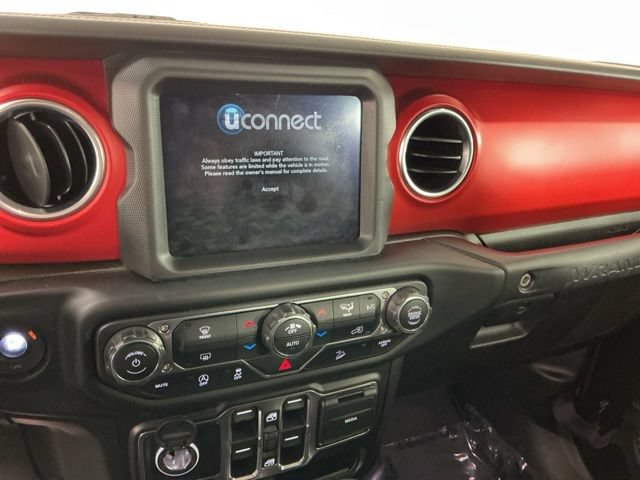 Used 2019 Jeep Wrangler Unlimited Rubicon w/ Uconnect 4C Nav & Sound Group AWD/4WD image 18