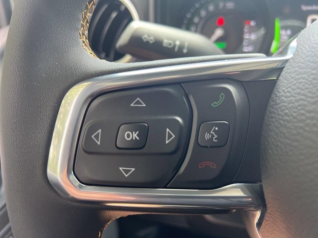 Used 2024 Jeep Wrangler Unlimited Sahara image 18