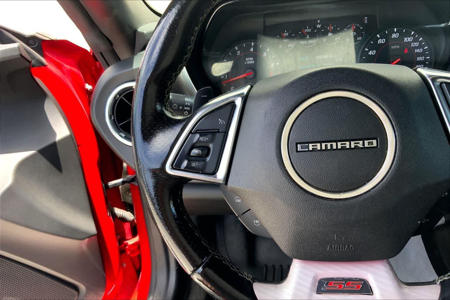 Used 2018 Chevrolet Camaro SS RWD image 23