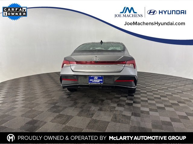 Used 2025 Hyundai Elantra Blue image 8