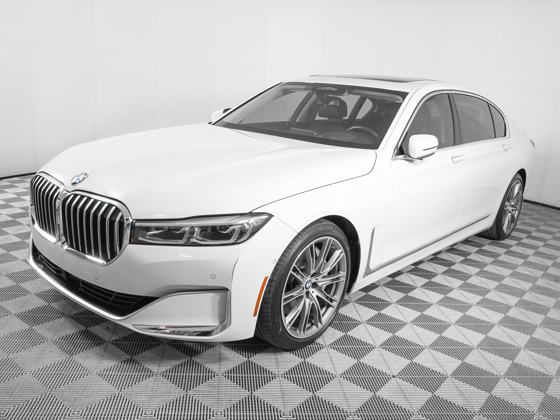 Used 2022 BMW 750i xDrive image 8