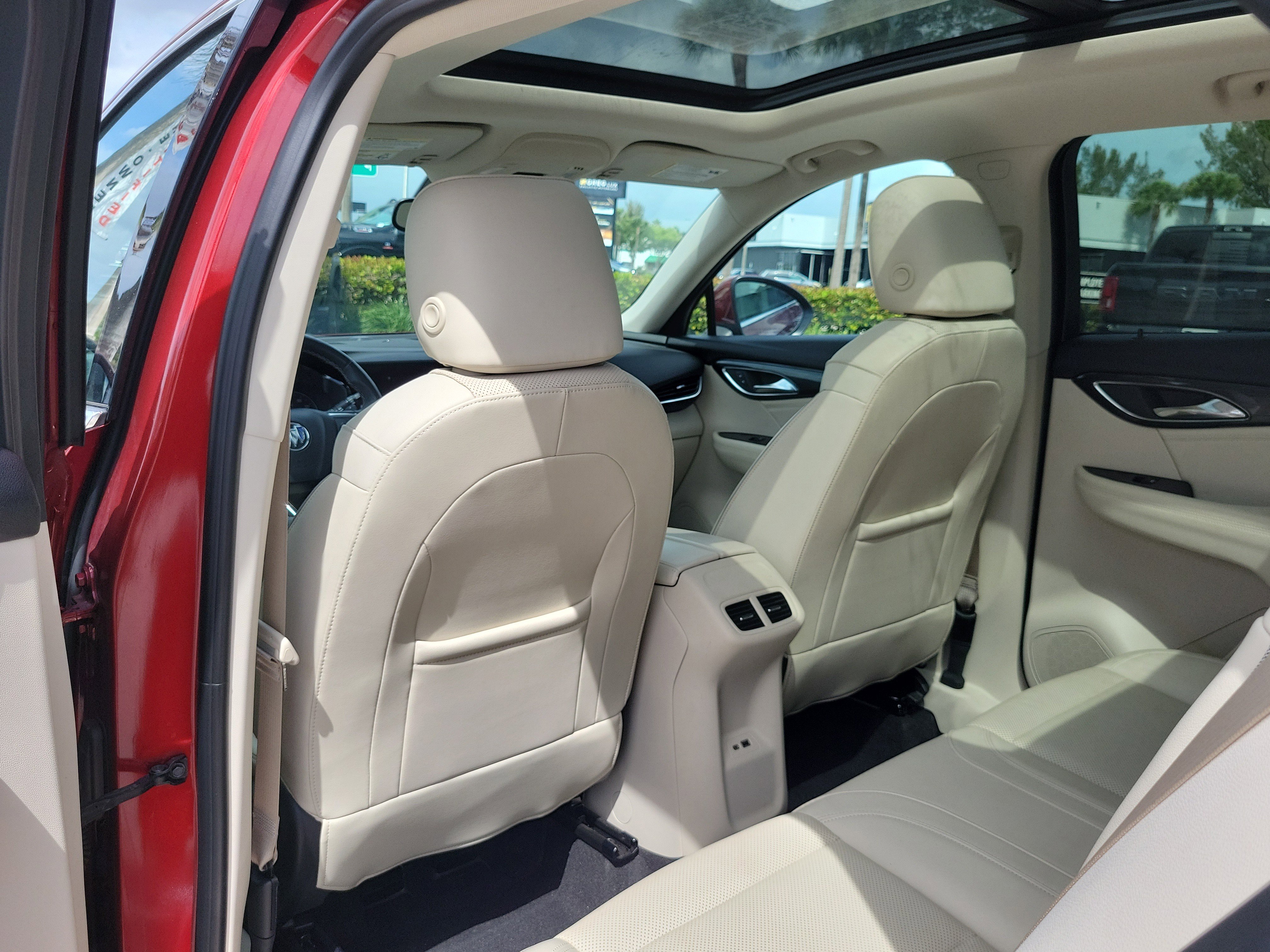 Used 2022 Buick Envision Essence w/ Safety Package FWD image 15