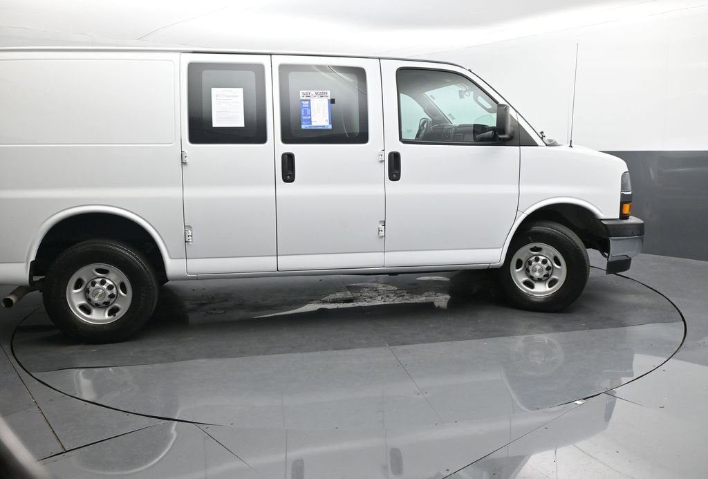 Used 2020 Chevrolet Express 2500 w/ Driver Convenience Package RWD image 6