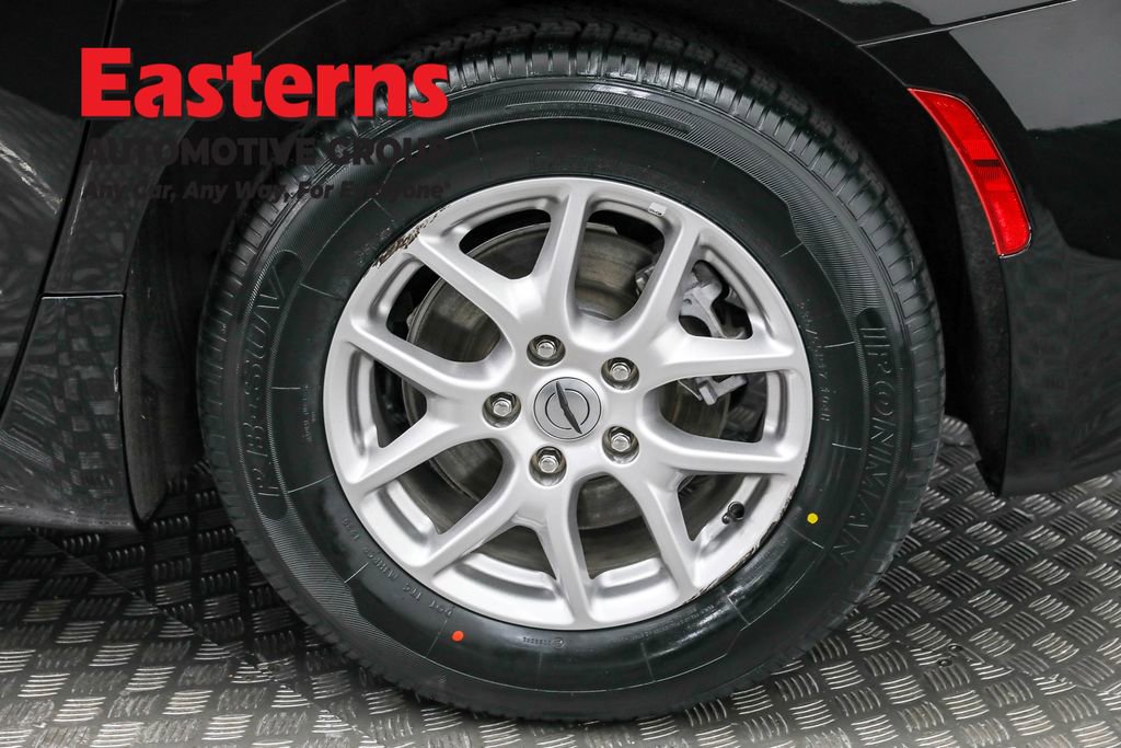 Used 2024 Chrysler Voyager LX image 32