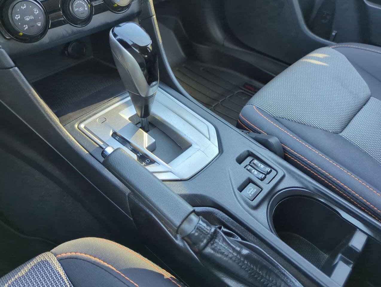 Used 2018 Subaru Crosstrek 2.0i Premium w/ Eyesight System image 17