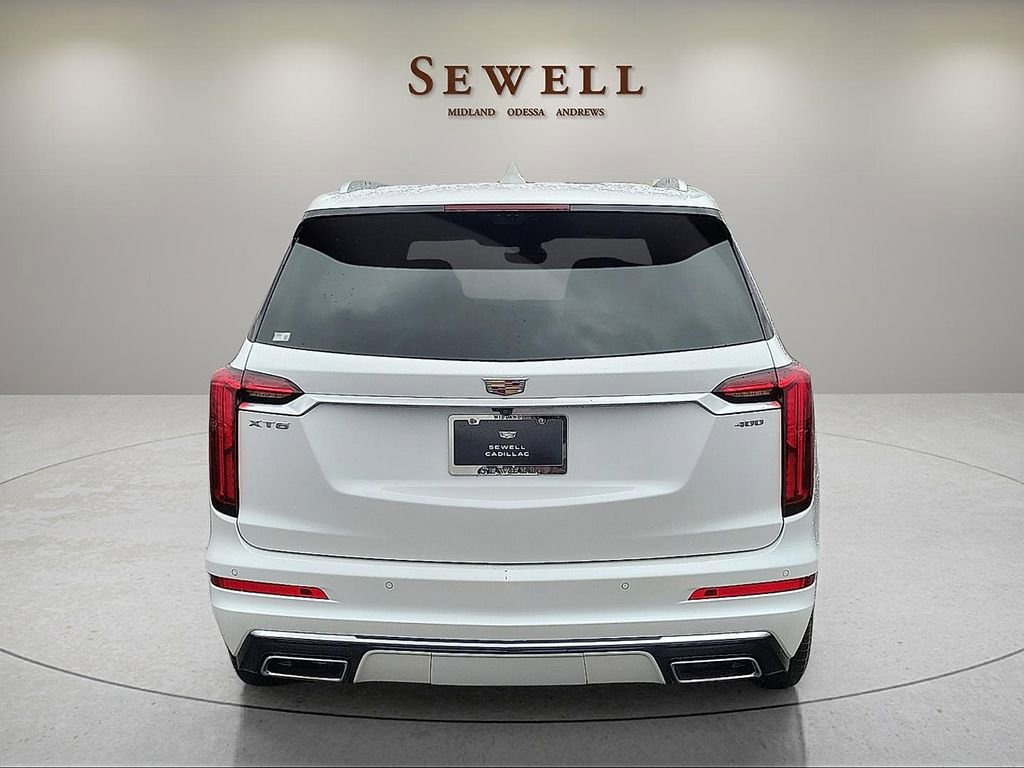 Used 2023 Cadillac XT6 Premium Luxury w/ Technology Package FWD image 4