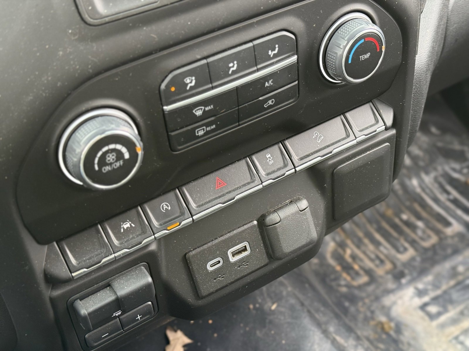 Used 2024 Chevrolet Silverado 1500 W/T w/ WT Value Package image 17