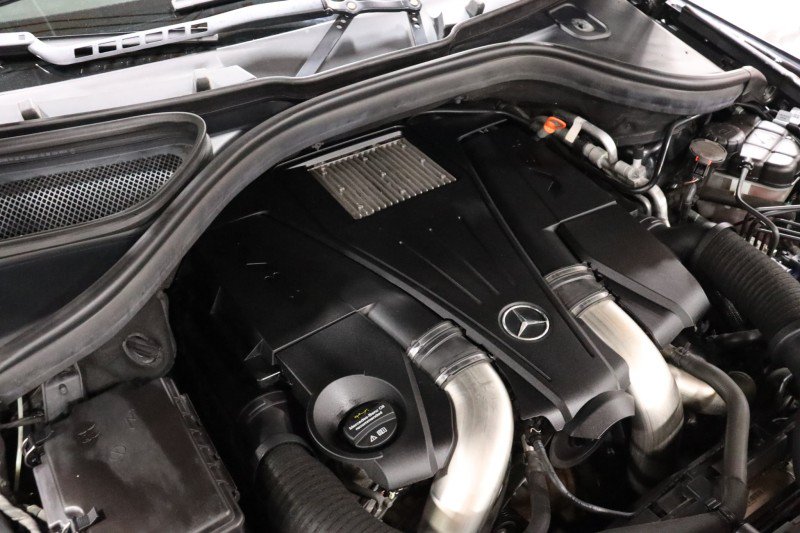 Used 2015 Mercedes-Benz GL 550 4MATIC image 15