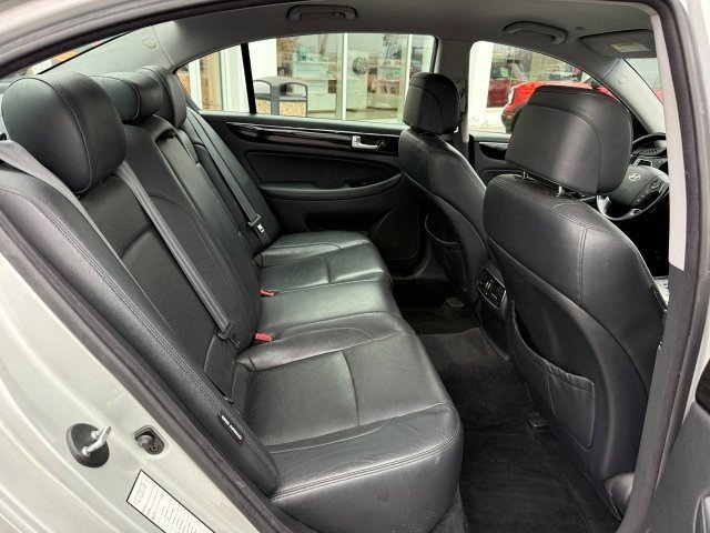 Used 2013 Hyundai Genesis 3.8 image 18