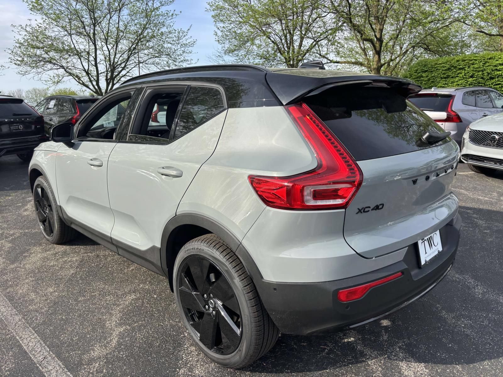 New 2026 Volvo XC40 B5 Ultra w/ Protection Package Premier AWD/4WD image 7