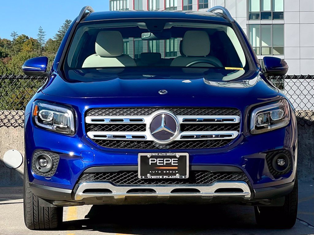 Used 2023 Mercedes-Benz GLB 250 4MATIC image 2