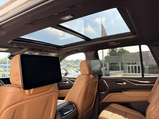 Certified 2023 Cadillac Escalade Premium Luxury w/ LPO, Radiant Package AWD/4WD image 25