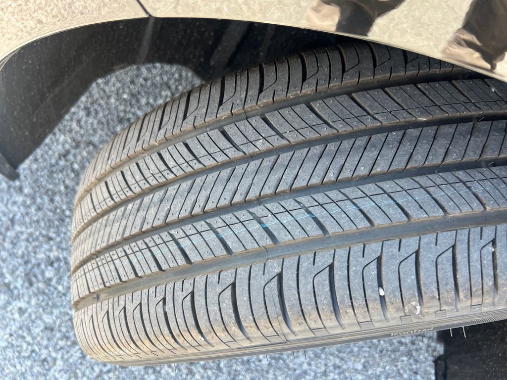 New 2025 Nissan Sentra SR w/ Trunk Package image 27