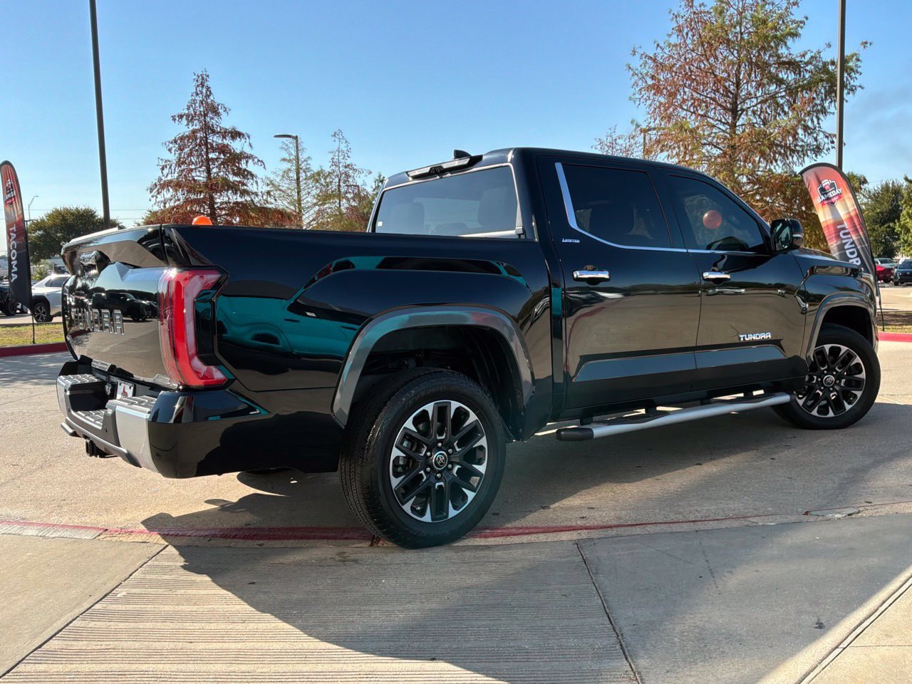 Used 2023 Toyota Tundra Limited AWD/4WD image 6
