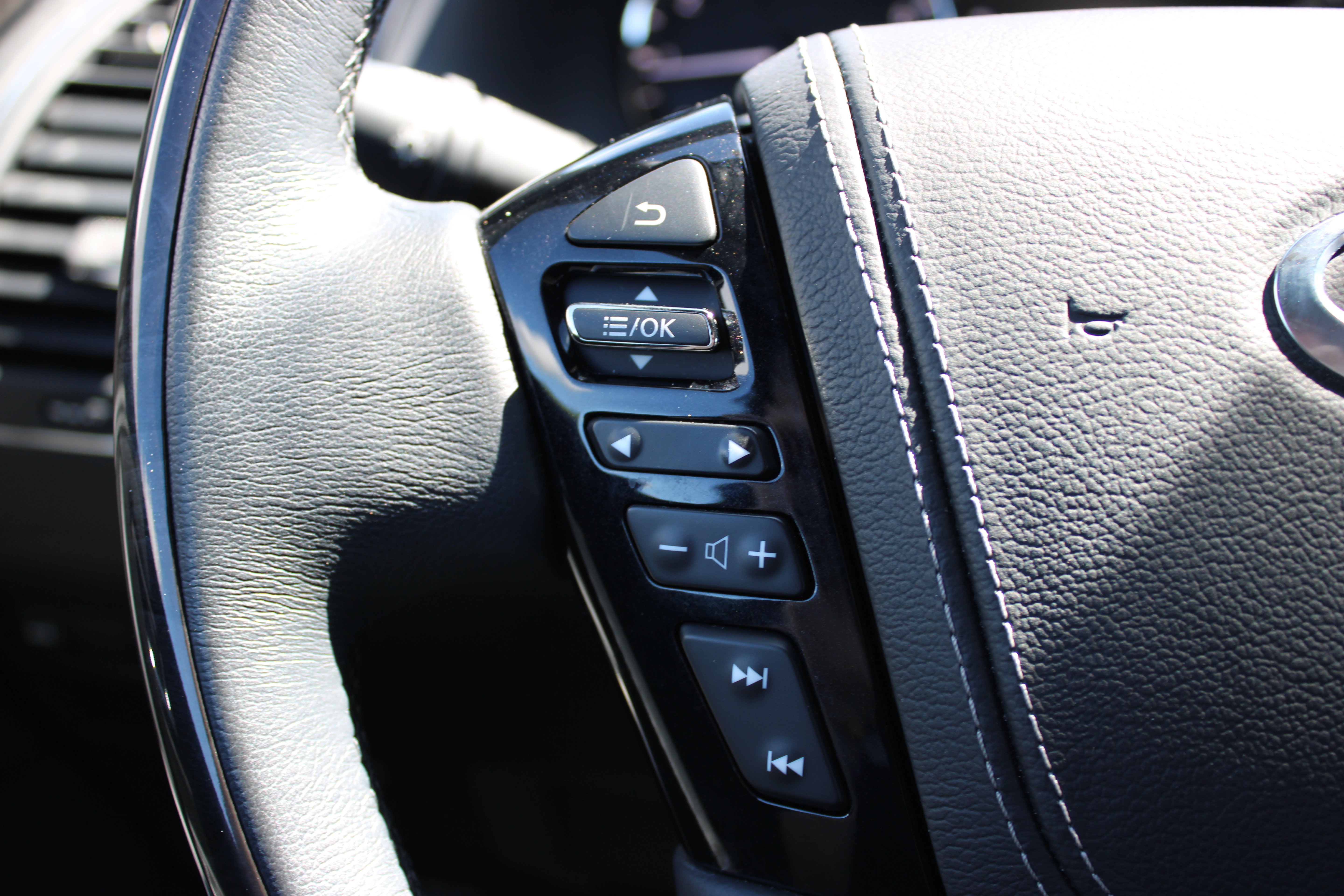 Used 2023 INFINITI QX80 Sensory w/ Cargo Package AWD/4WD image 35