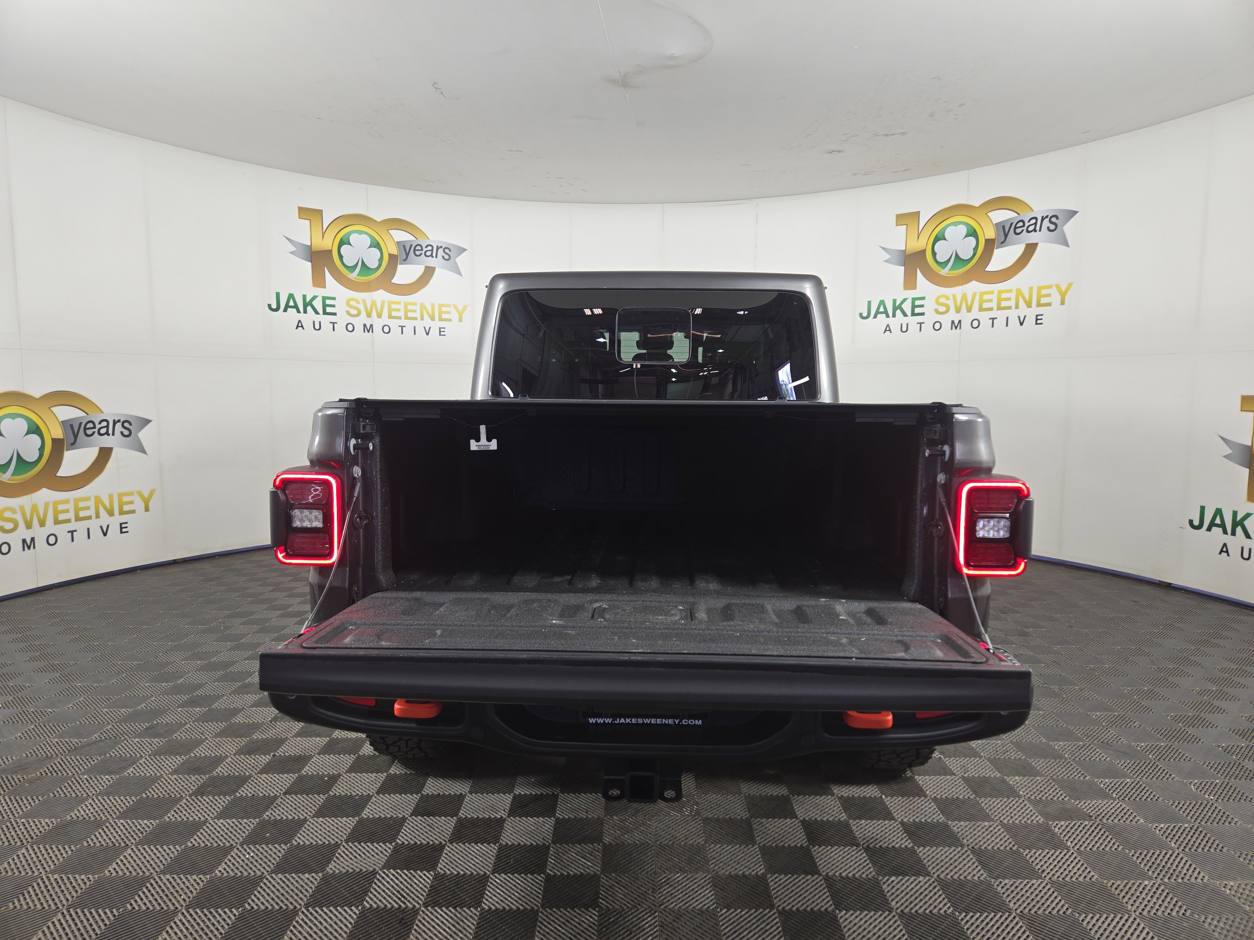 Certified 2024 Jeep Gladiator Mojave AWD/4WD image 32