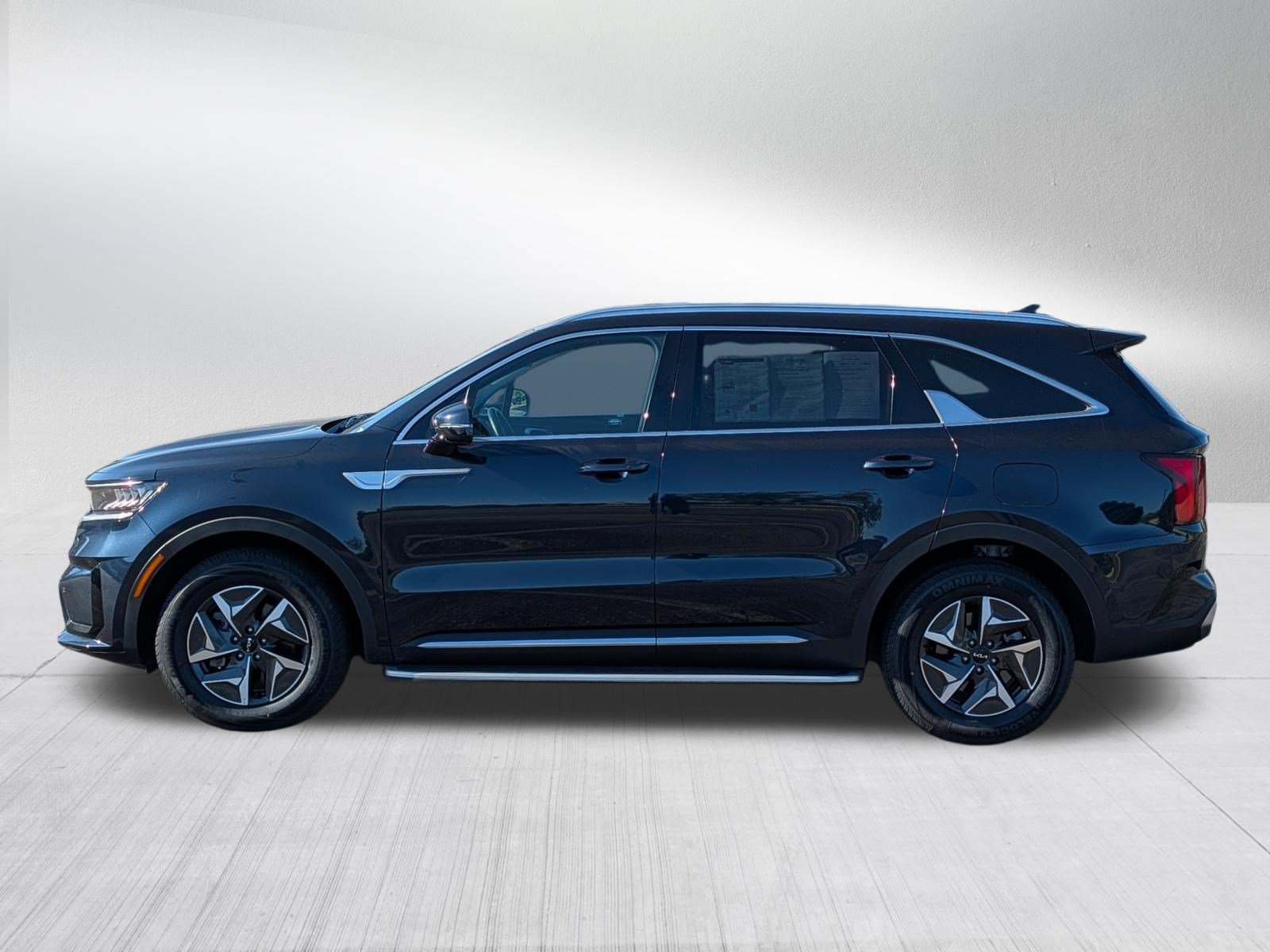 Certified 2023 Kia Sorento EX FWD image 4