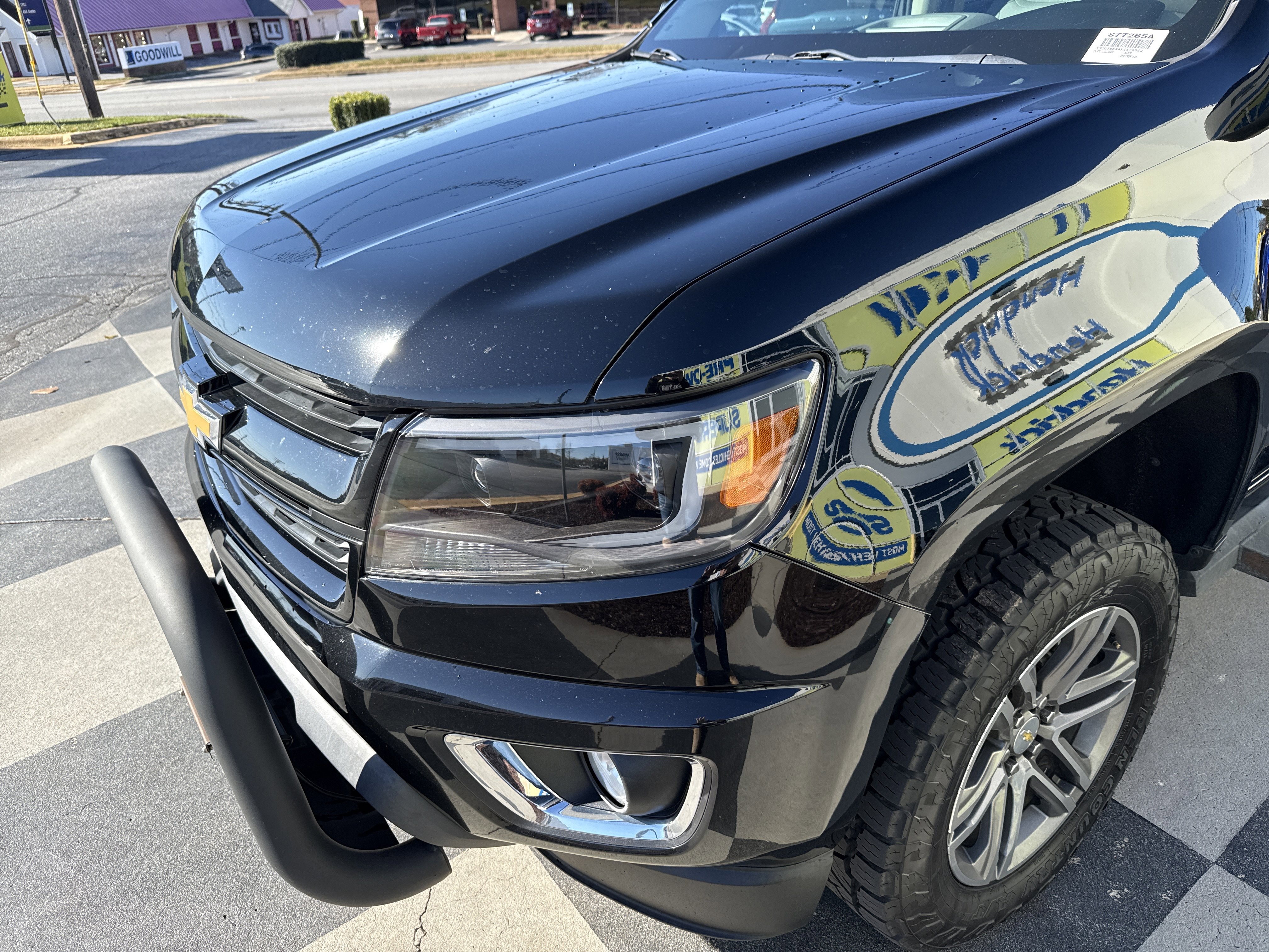 Used 2019 Chevrolet Colorado W/T w/ Custom Special Edition image 6