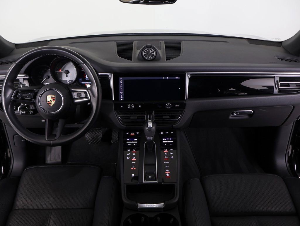 Certified 2023 Porsche Macan S image 9