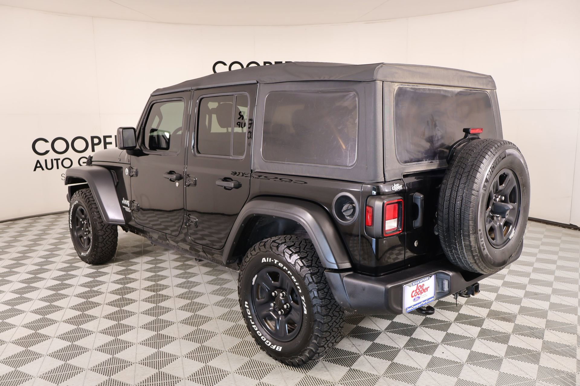 Used 2020 Jeep Wrangler Unlimited Sport image 21