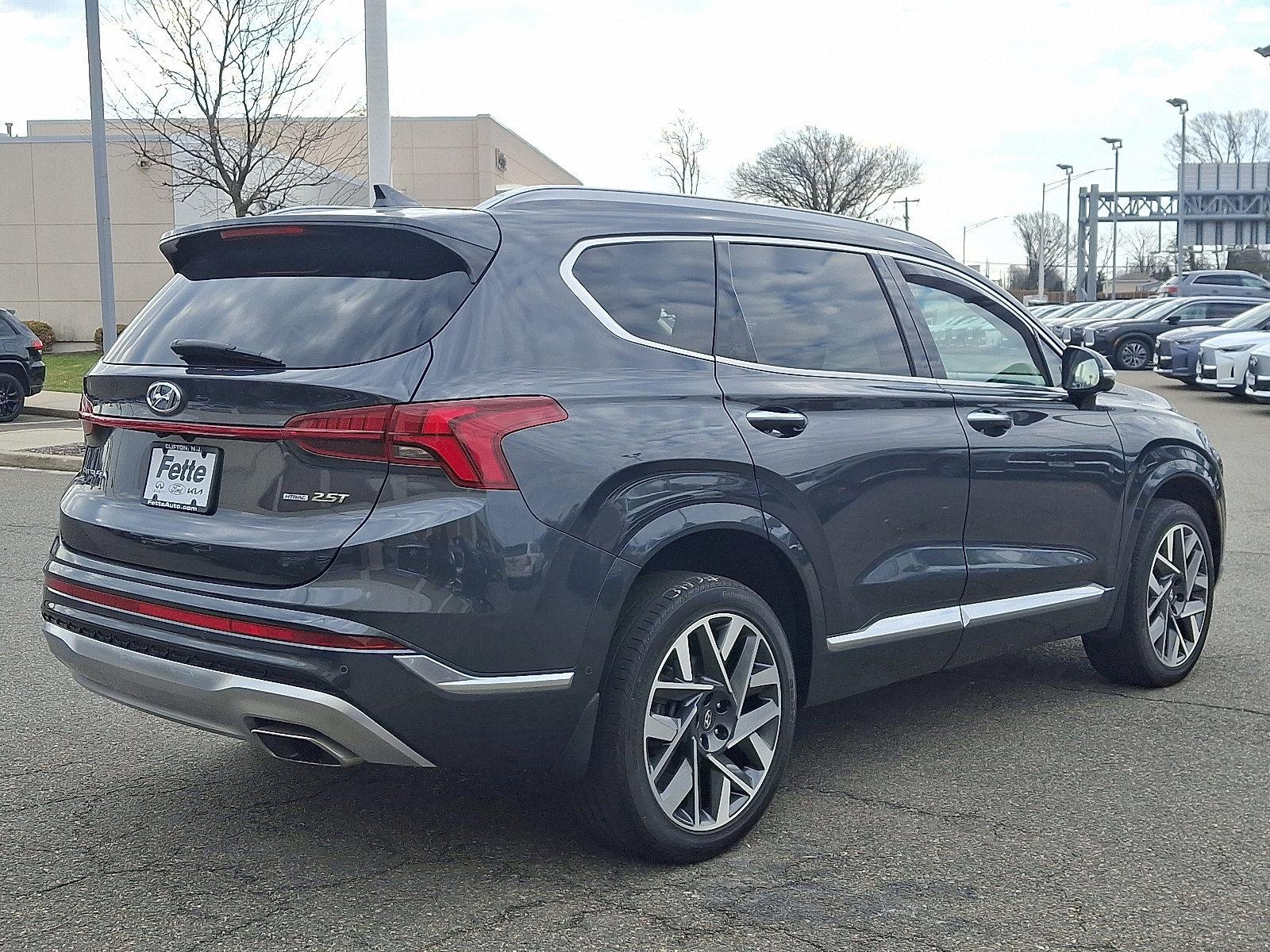 Used 2021 Hyundai Santa Fe Calligraphy w/ Cargo Package image 4