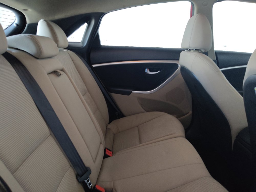 Used 2016 Hyundai Elantra GT FWD image 19