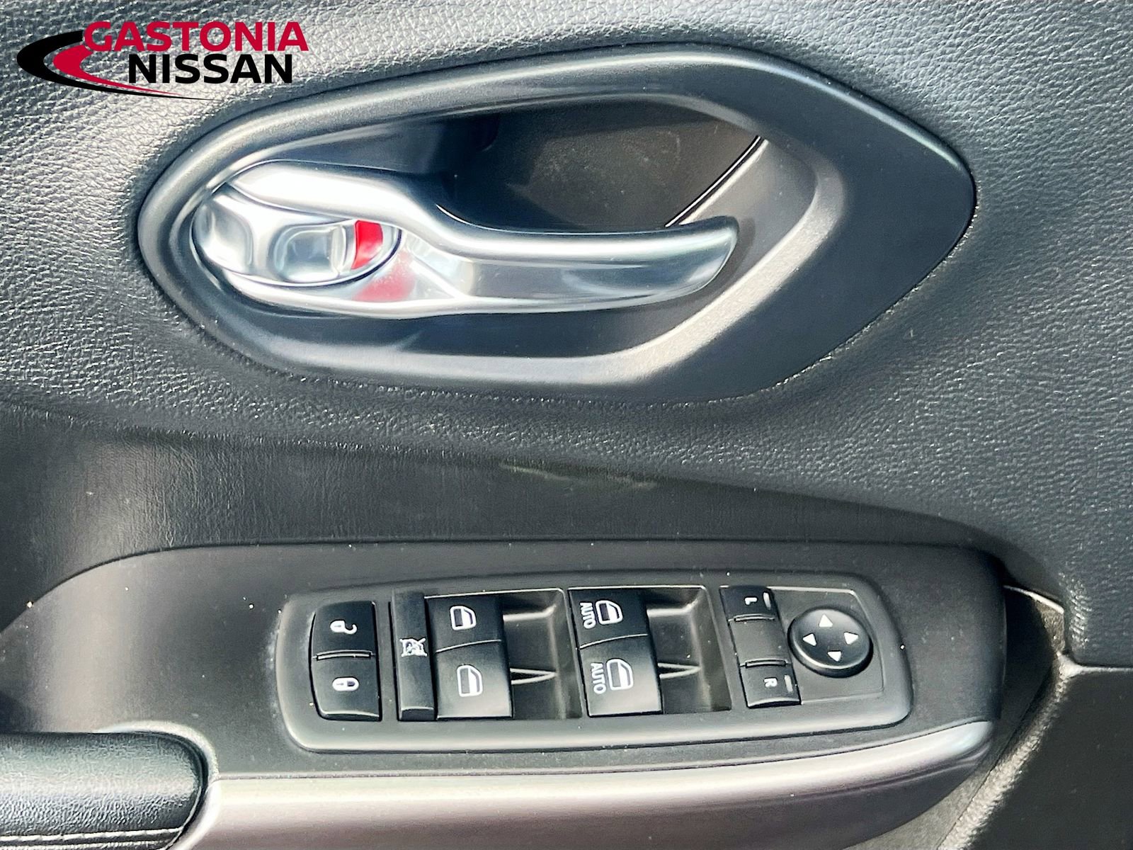 Used 2019 Jeep Cherokee Latitude Plus w/ Cold Weather Group image 22