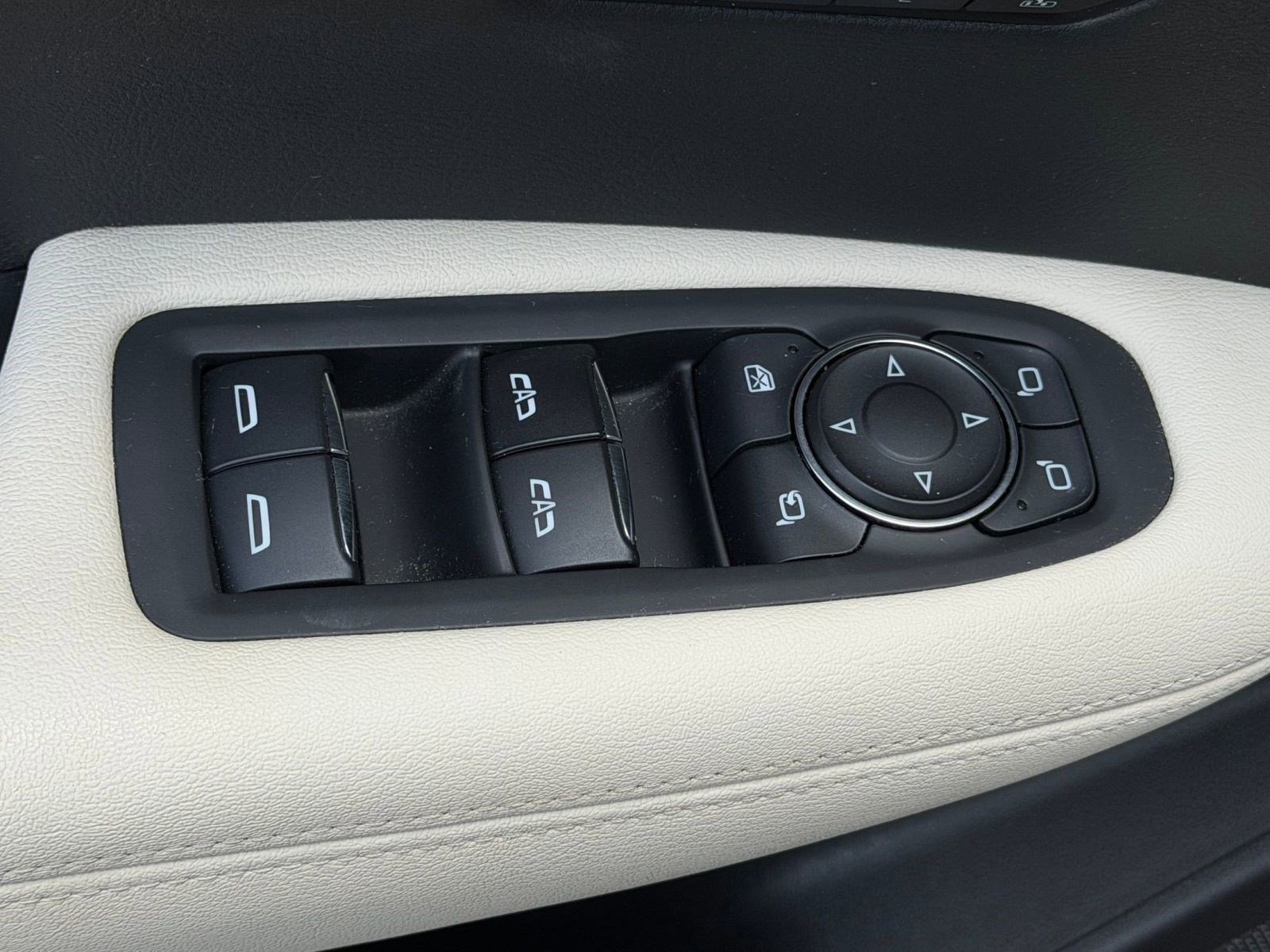 Used 2023 Cadillac XT6 Sport w/ LPO, Premium Carpet Package AWD/4WD image 22