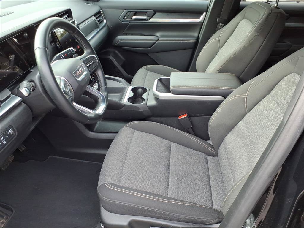 Used 2025 GMC Terrain Elevation w/ Technology Package II AWD/4WD image 10
