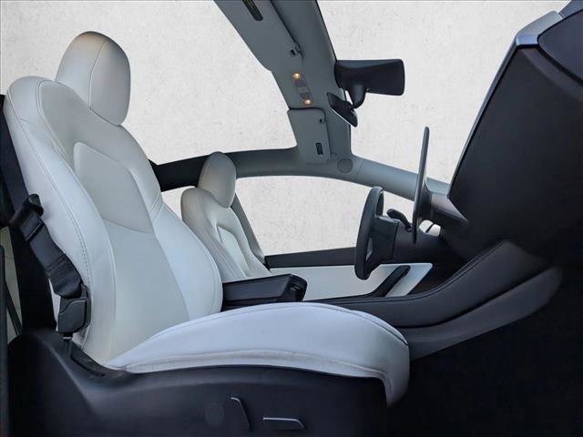 Used 2021 Tesla Model Y Long Range image 24