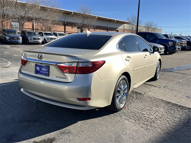 Used 2015 Lexus ES 300h image 3