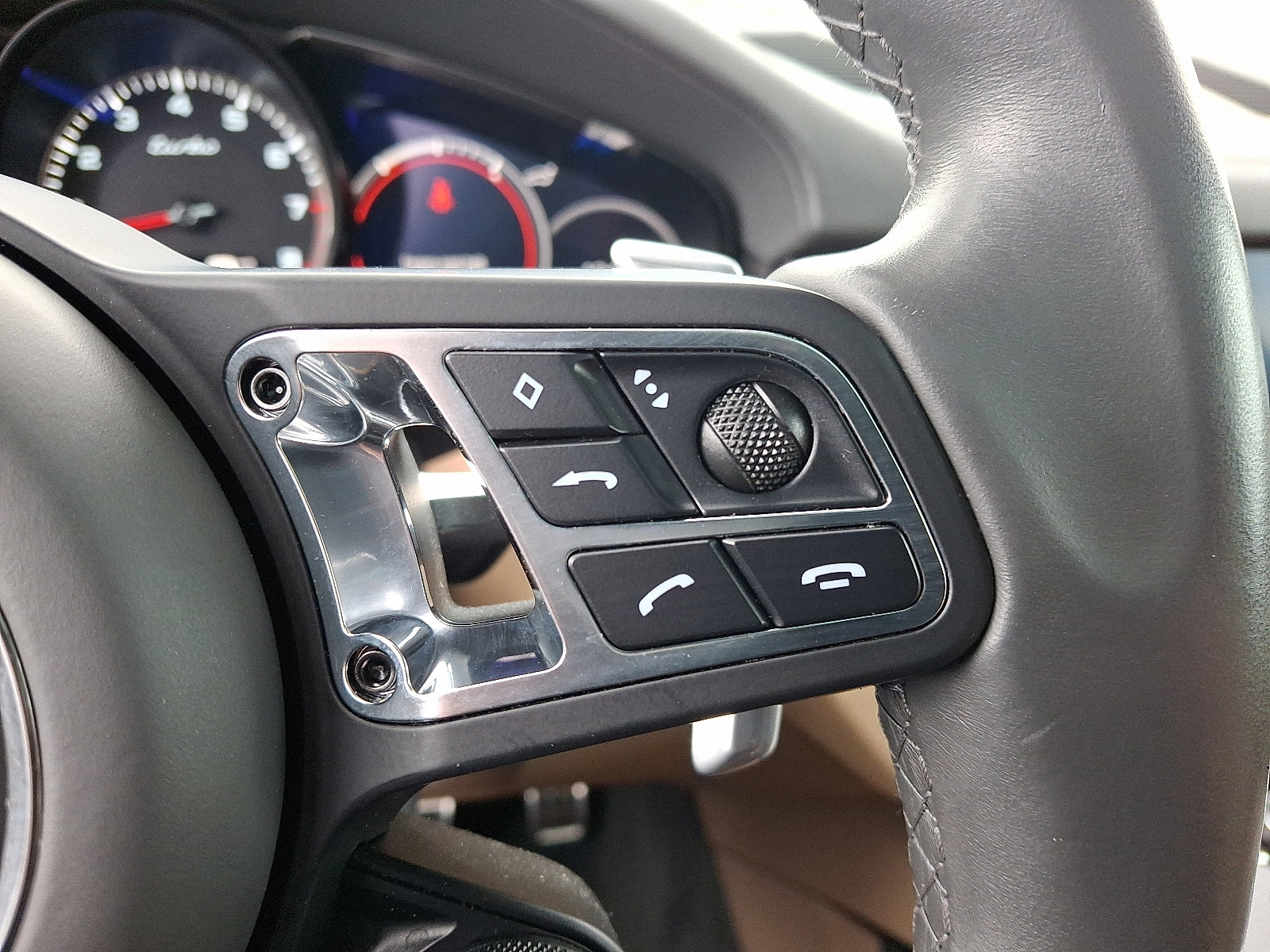 Used 2019 Porsche Cayenne Turbo image 22